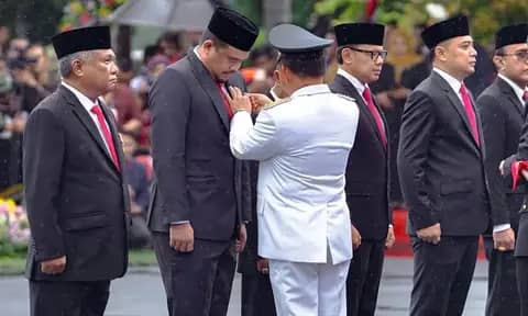 Nepotisme atau Kinerja? Sorotan Terhadap Penghargaan Tanda Kehormatan Bobby dan Gibran