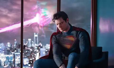 Superman Kembali! David Corenswet Siap Menghidupkan Clark Kent