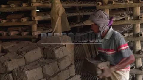 Di Balik Cerobong Sunyi Pabrik Genteng Majalengka