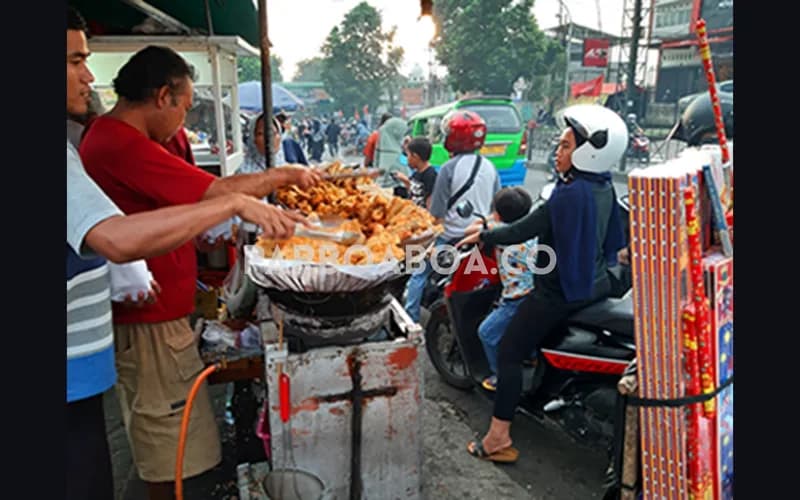 Si kecil kian terjepit (Foto: P. Hasudungan Sirait/PARBOABOA)