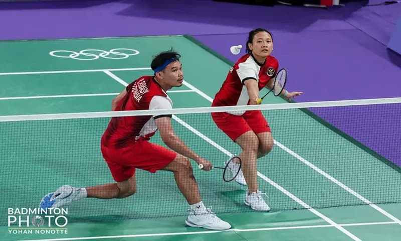 Ganda campuran Indonesia, Rinov Rivaldy/Pitha Haningtyas Mentari saat berlaga di Olimpiade 2024. (Foto: PBSI-Badminton Photo/Yohan Nonote)