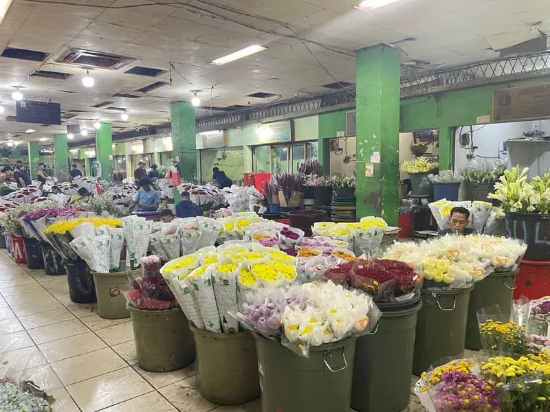 Situasi Pasar Bunga Rawa Belong saat siang hari (Foto: PARBOABOA/Defri Ngo).